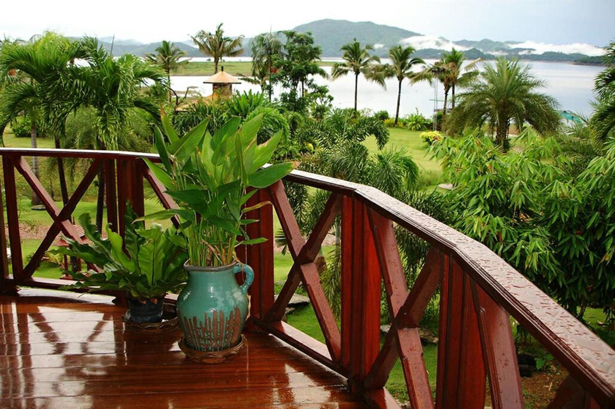 Kaengkrachan Boathouse Paradise Resort Kaeng Kachan Rum bild